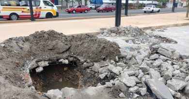 Malecón de Villahermosa presenta vicios ocultos: Fugas de agua obligan a reparaciones en obra supervisada por amigo del hijo de López Obrador