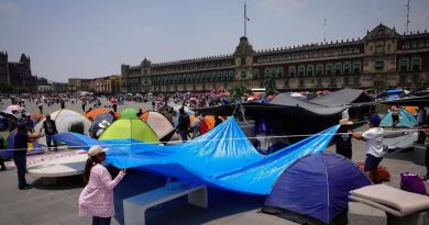 Tensión en la capital: CNTE rechaza aumento salarial del 10% y exige incremento del 100% tras reunión con López Obrador