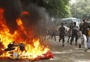 Violentas protestas en Bangladesh provocan la dimisión de la primera ministra y un toque de queda indefinido; ejército asume control del gobierno
