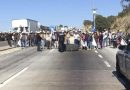 Habitantes de Santa Rita Tlahuapan bloquean la autopista México-Puebla exigiendo indemnización por tierras expropiadas; AMLO advierte a manifestantes: “No habrá acuerdo con bloqueos”