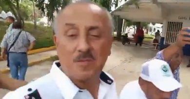 “No contesto pendejeadas”: gobernador Carlos Merino Campos desestima críticas por bloqueos en Tabasco