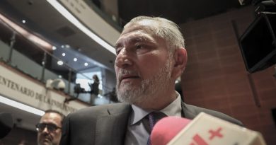 Adán Augusto blinda a AMLO: se burla de exigencias de investigar el huachicol fiscal; “pueden irse de rodillas a la Basílica a ver si se les hace el milagro”