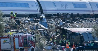 Choque de trenes de alta velocidad en España deja al menos 64 muertos y decenas de heridos